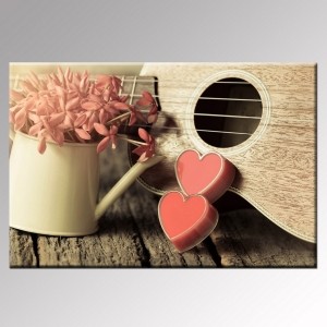 Kalp Dekorlu Gitar Tablosu