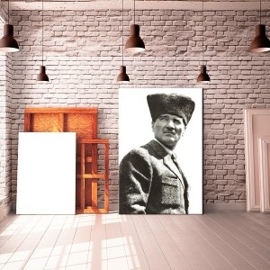 Beyaz Zeminde Atatürk Tablosu